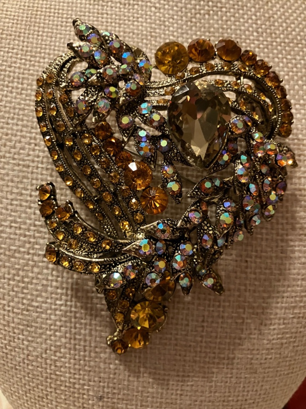 VINTAGE RHINESTONE BROOCH AND CRYSTAL BRACELET 3 1/4” - Picture 14 of 16